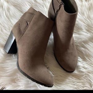 Round Toe Block Heel Ankle Boots
